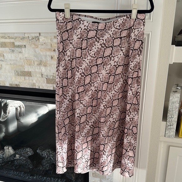 Banana Republic Pink Snake Print Skirt Small - Picture 1 of 4